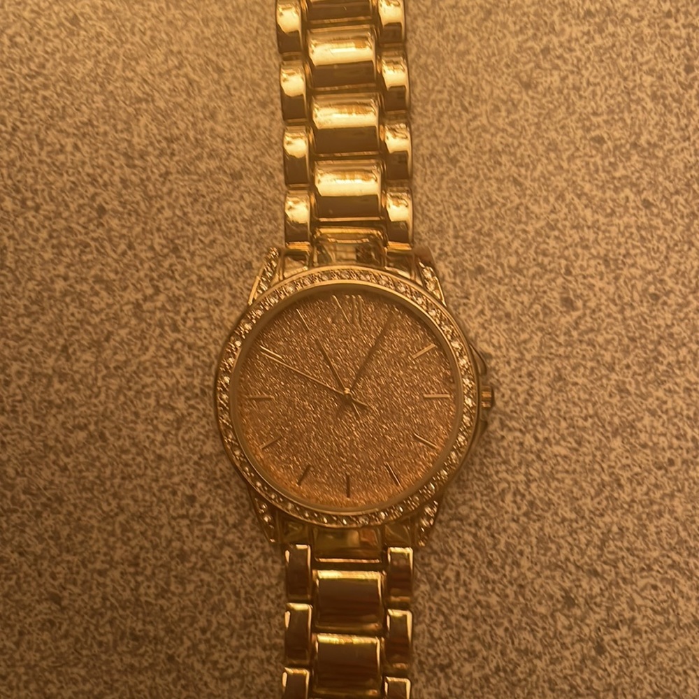 Watch - Picture 2 of 4